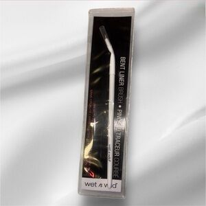Wet n Wild Precision Bent Liner Brush